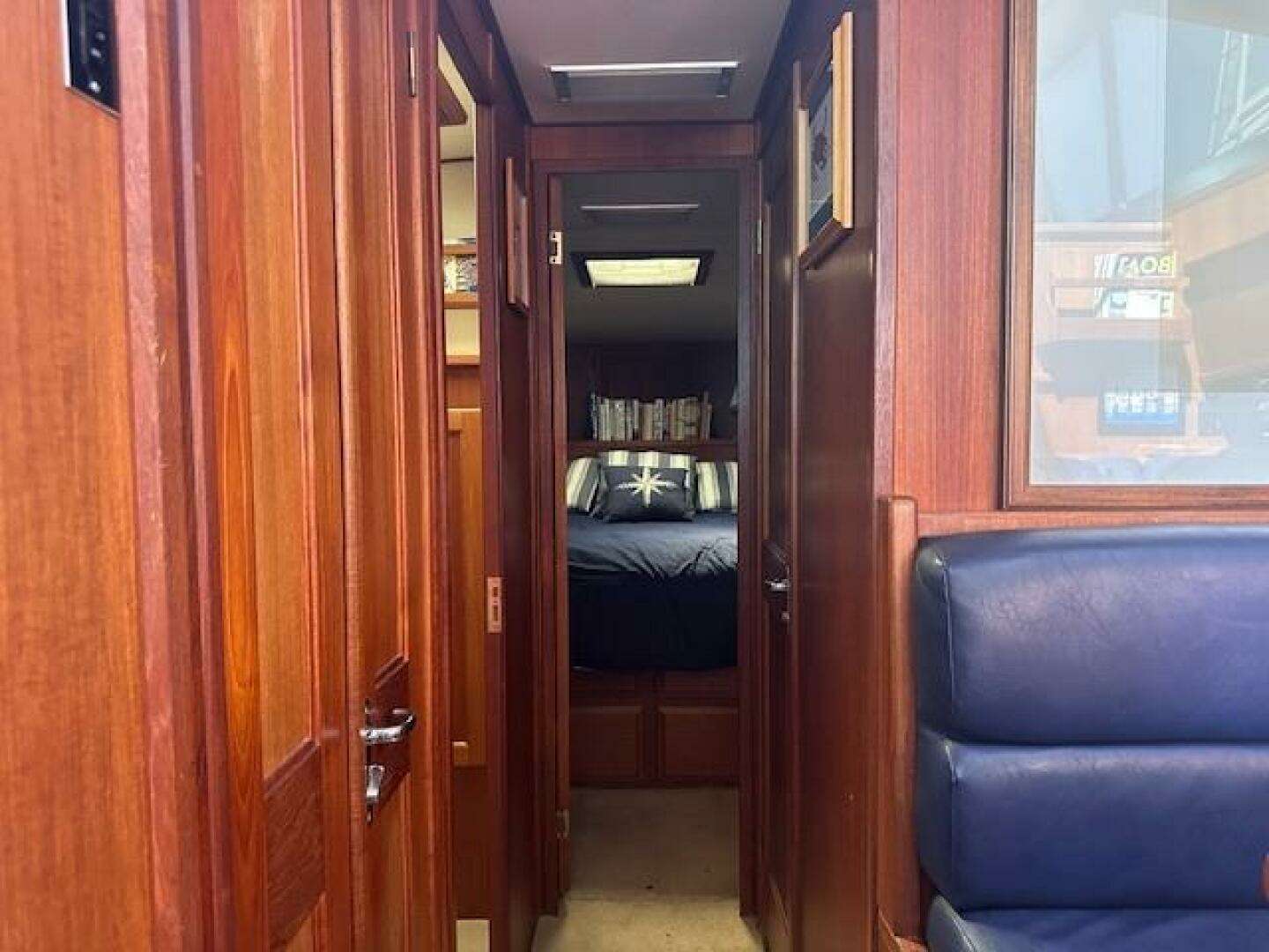 1988 Viking 45 Convertible - Image 24
