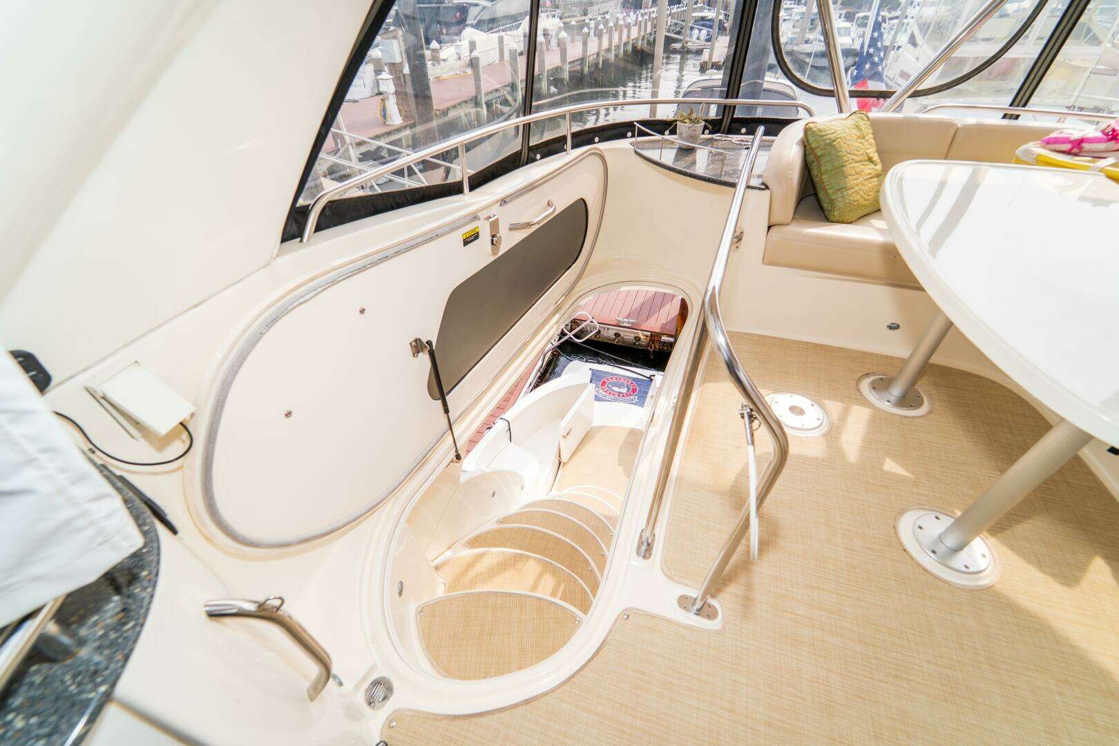 2009 Meridian 441 Sedan - Image 23