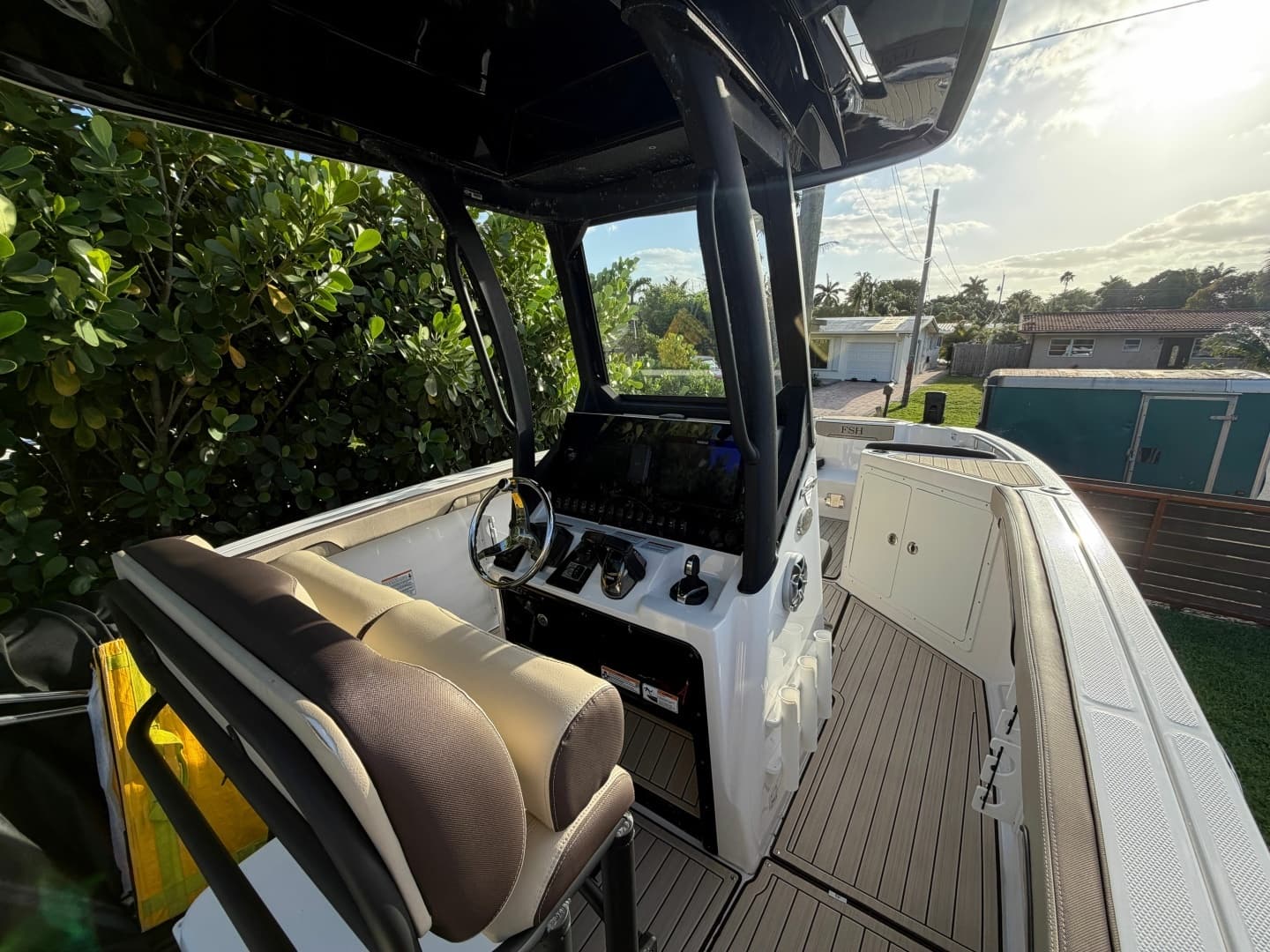2024 Yamaha Boats 255 FSH Sport H - Image 6