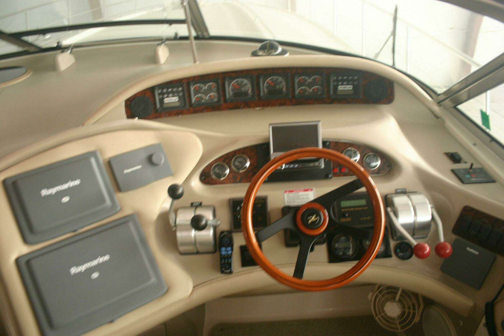 1998 Sea Ray 540 Sundancer - Image 28
