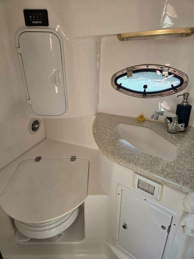 2007 Fountain 38 Express Cruiser - Image 18