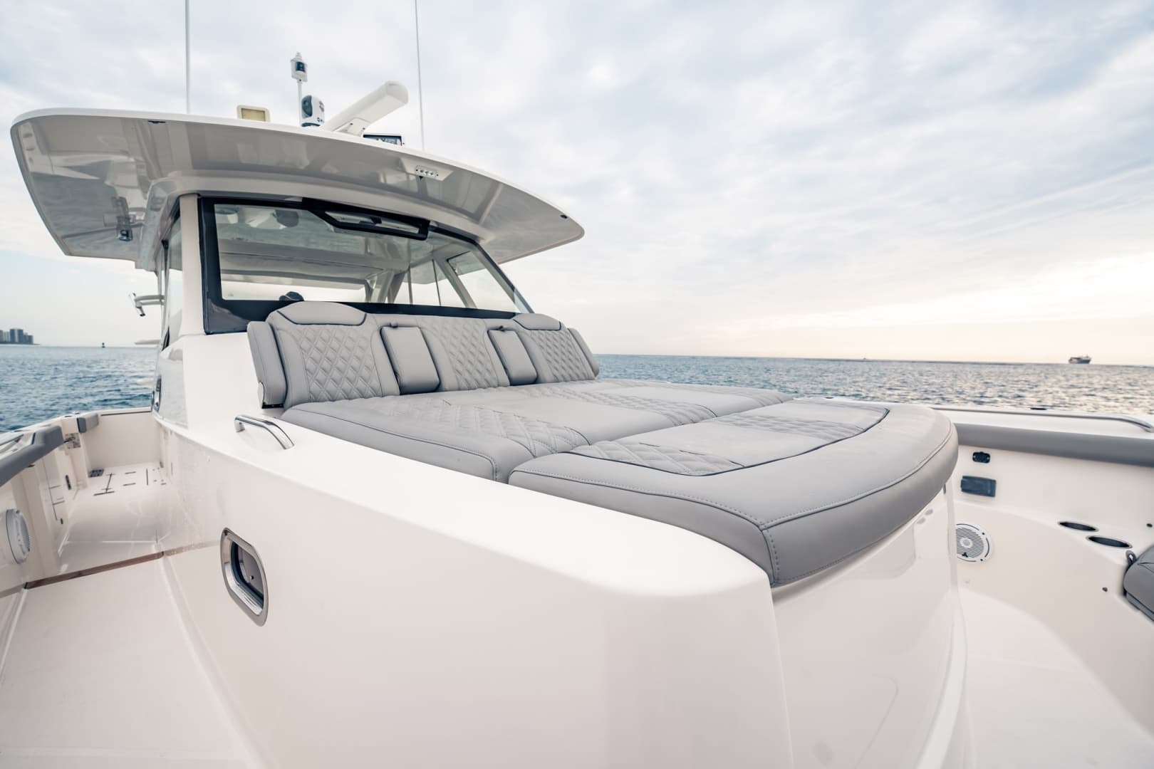 2017 Pursuit S 408 Sport - Image 16