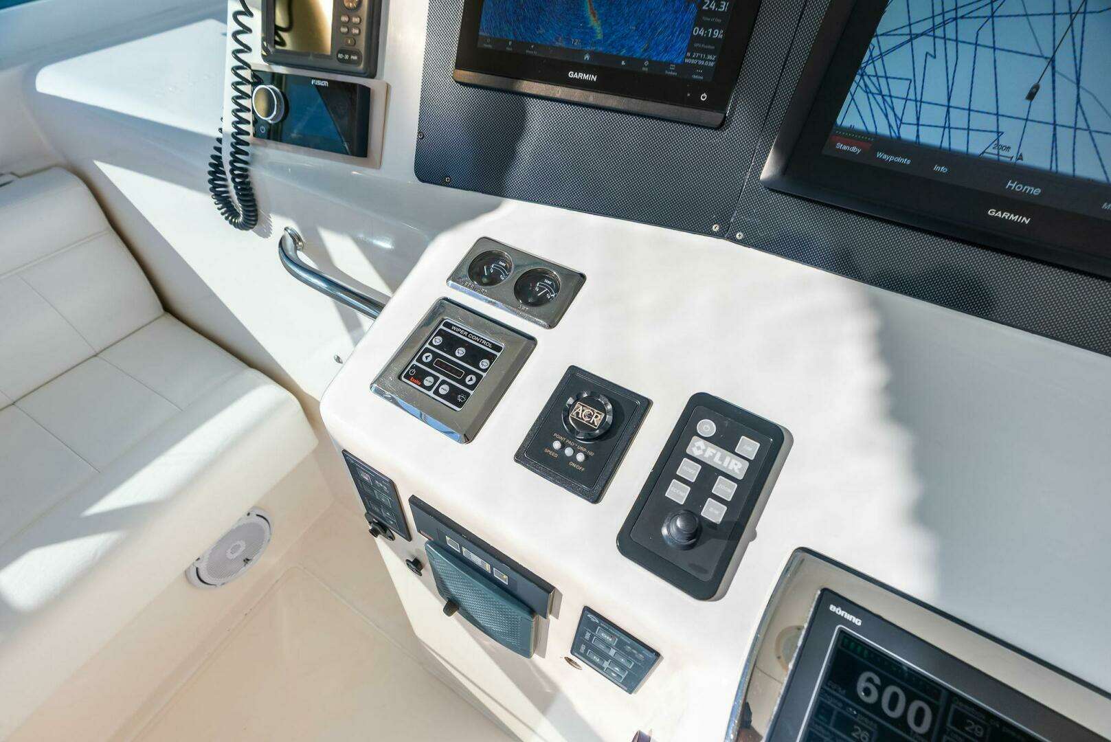 2006 Cabo 45 Express - Image 29