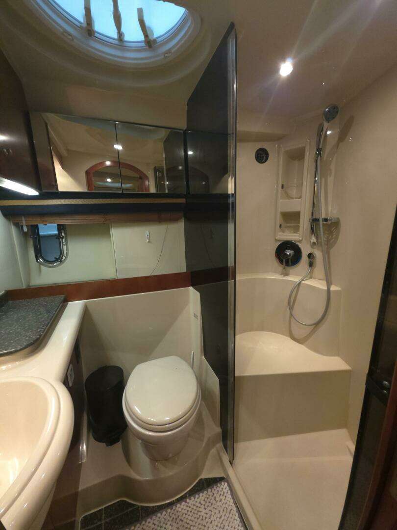 2008 Cruisers Yachts — - Image 19