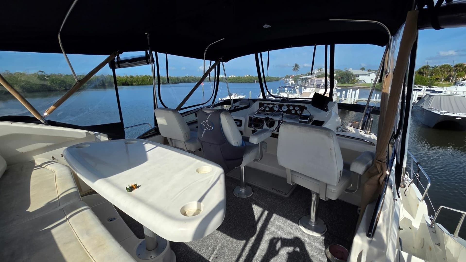 2001 Silverton 453 Motor Yacht - Image 18