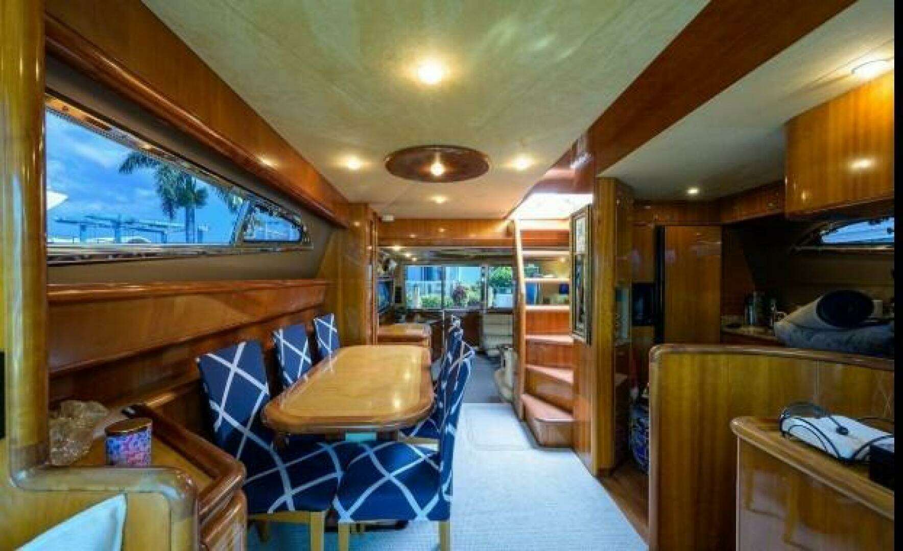 2000 Ferretti Yachts 72 Motoryacht - Image 5