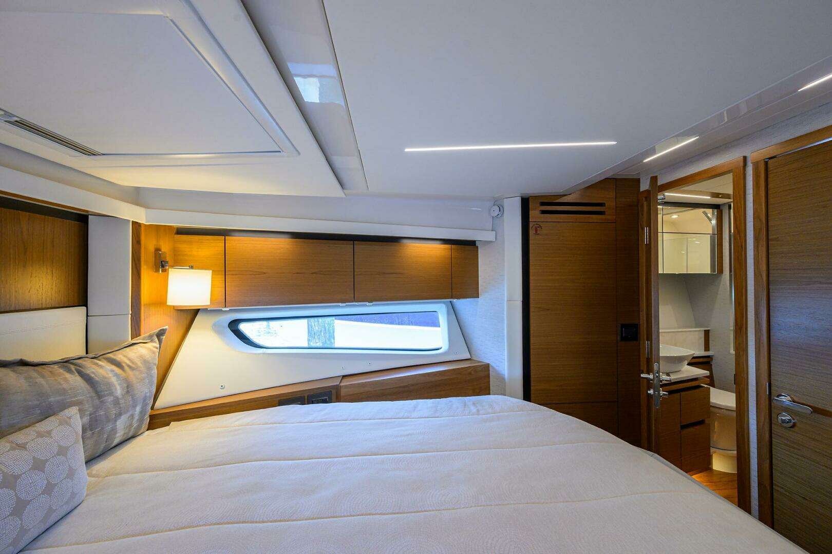 2023 Tiara Yachts C49 - Image 28