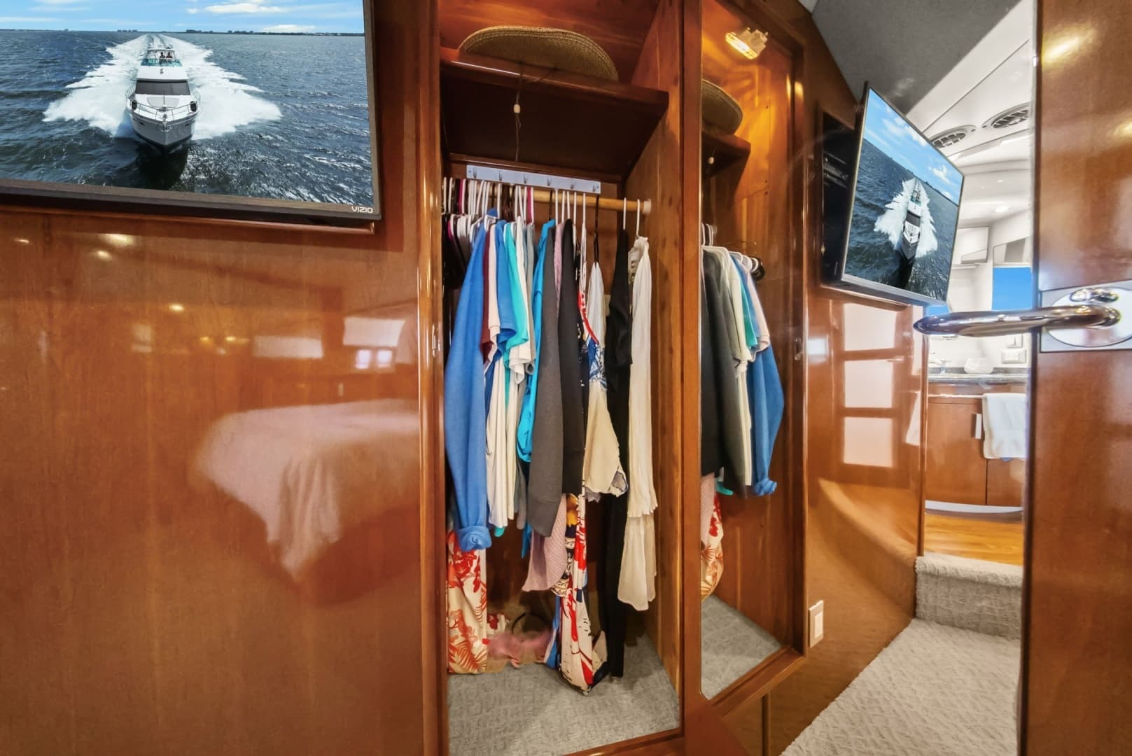 2008 Carver 56 Voyager SE - Image 25