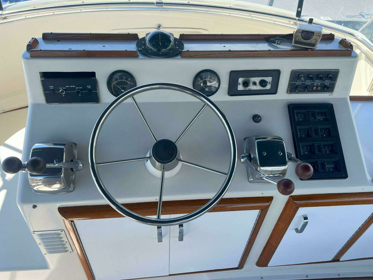 1978 Chris-Craft 410 Motor Yacht - Image 14