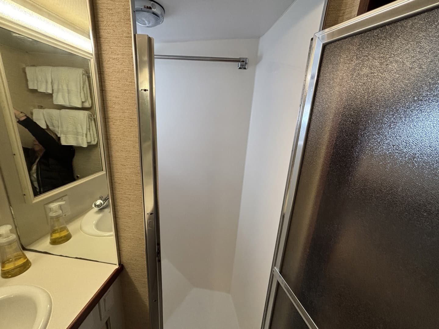 1979 Hatteras Motor Yacht - Image 27