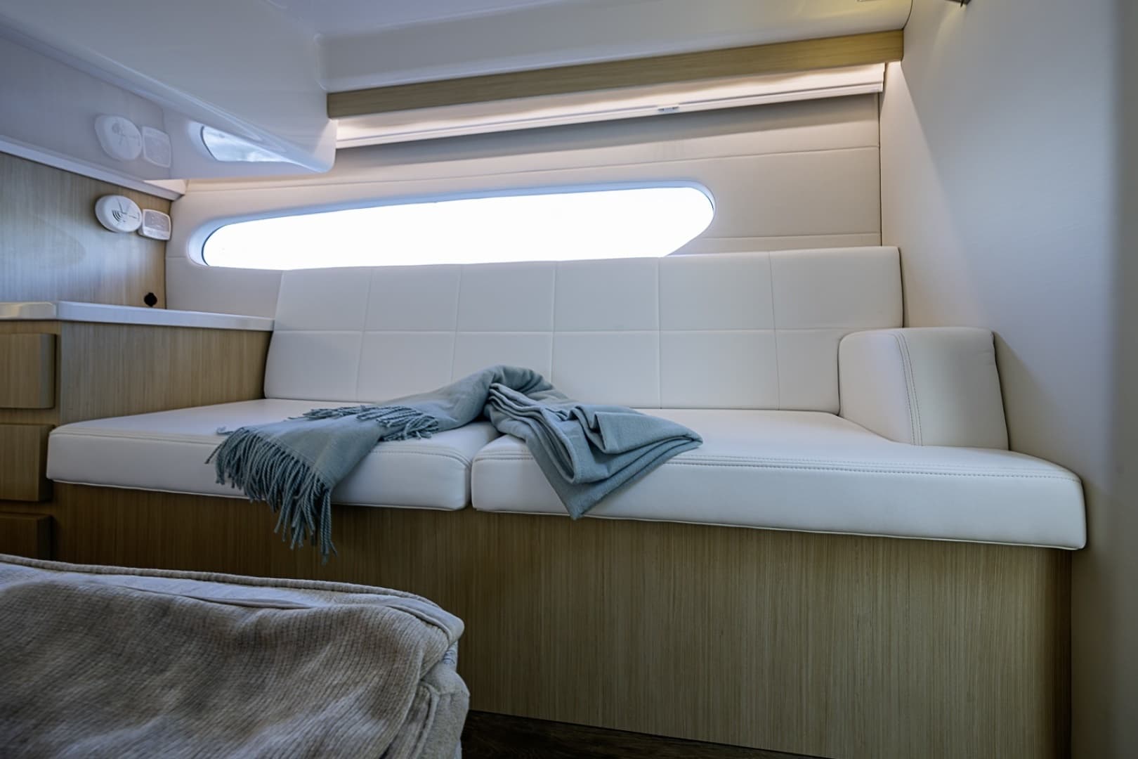 2025 Regal 38 XO - Image 42