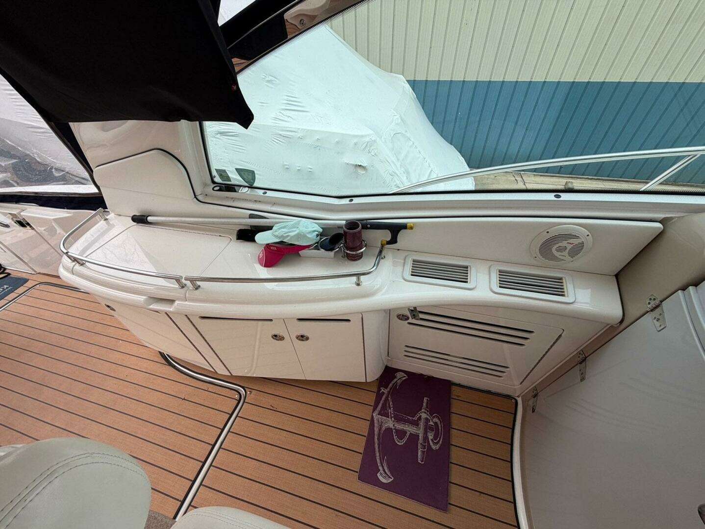 2004 Sea Ray 500 Sundancer - Image 15