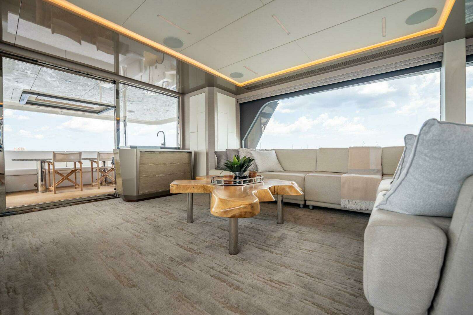 2021 Ocean Alexander 27 Explorer - Image 7
