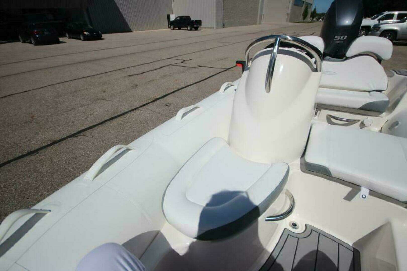 2026 Zodiac Yachtline 400 DL NEO - Image 15