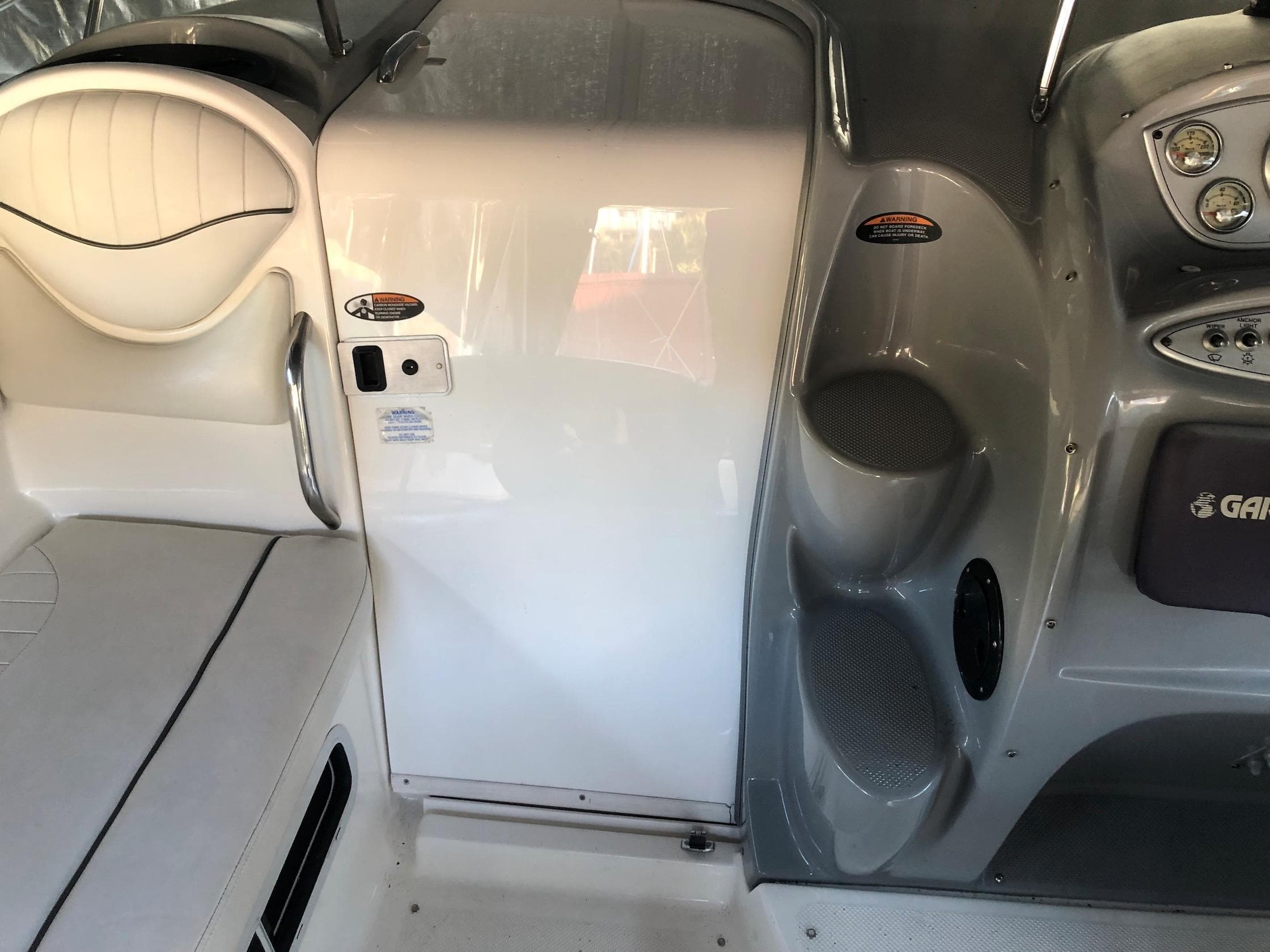 Interior of a 2004 Maxum 2500 SE boat.