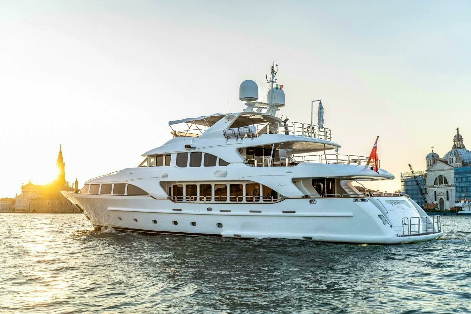 2009 Benetti Benetti Classic 120 - Image 3
