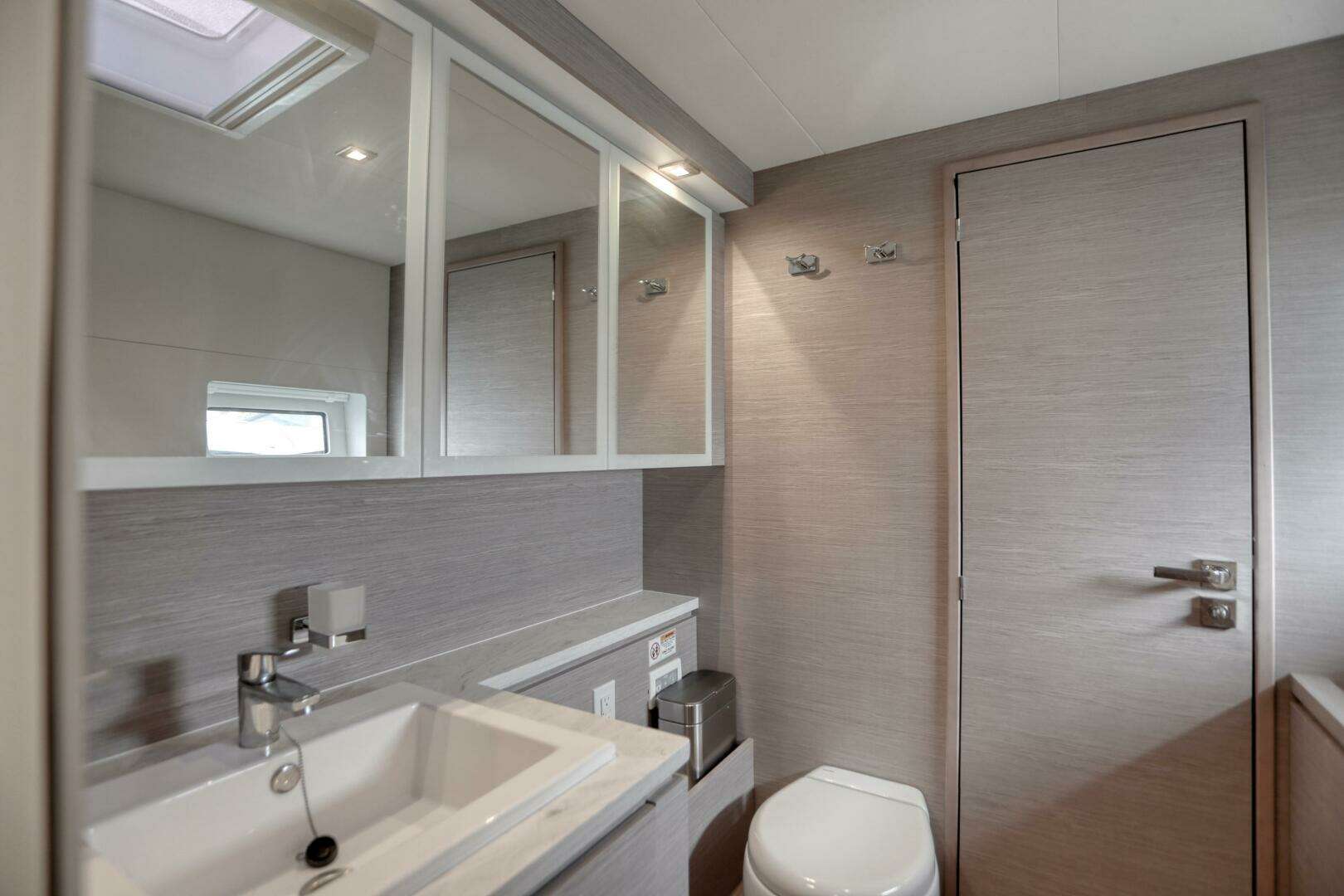 2022 Fountaine Pajot MY6 - Image 122