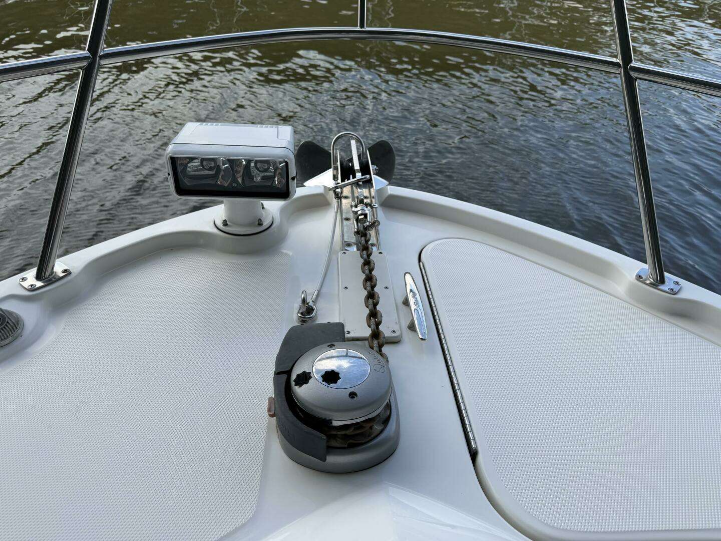 2017 Sea Ray 400 Sundancer - Image 21