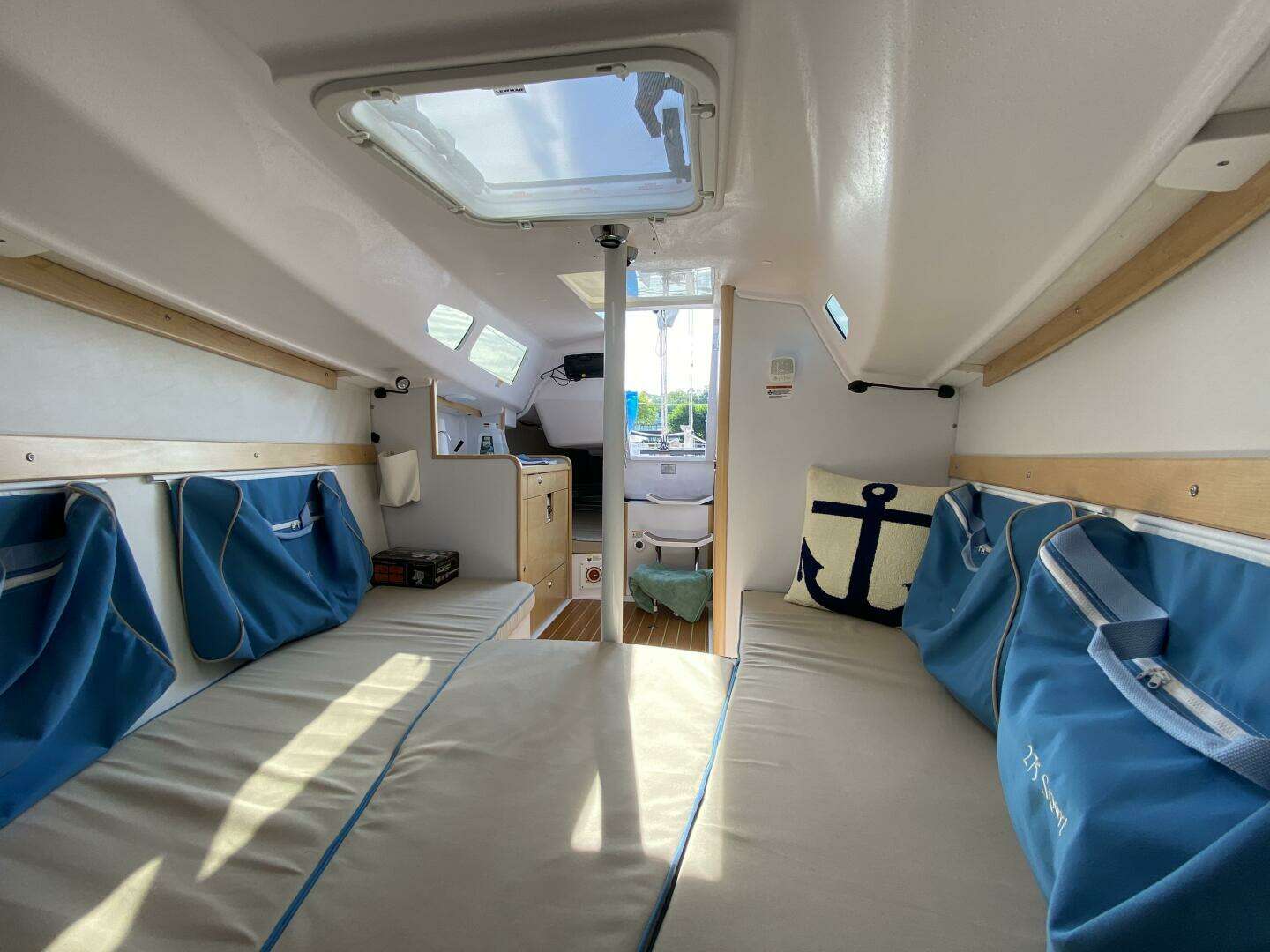 2018 Catalina 275 Sport - Image 31