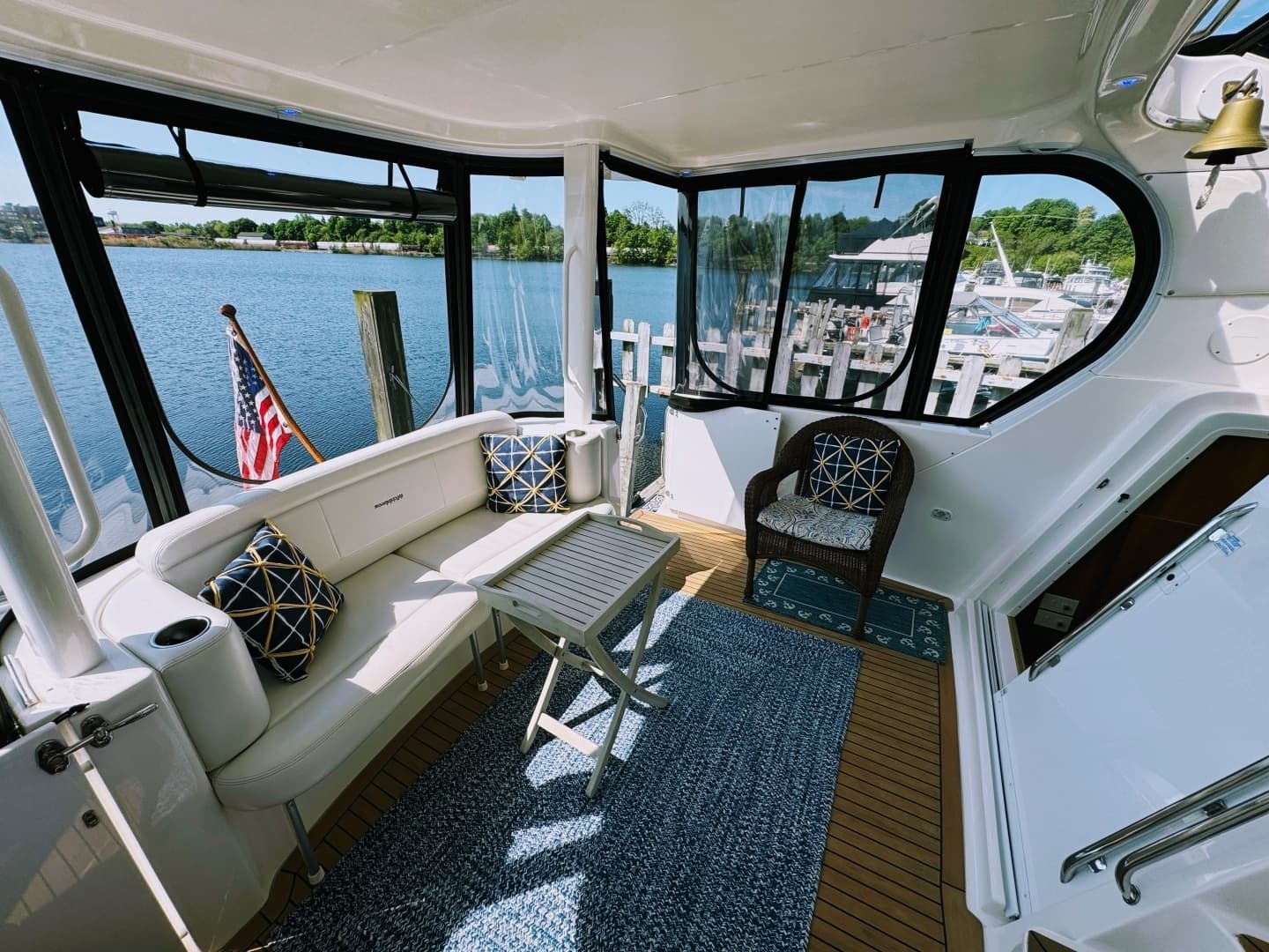 2002 Silverton 39 Motor Yacht - Image 26