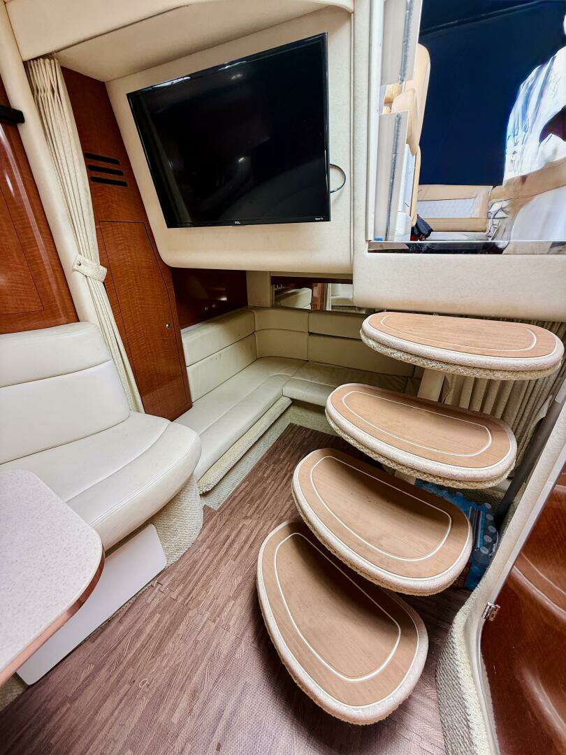 2004 Sea Ray 320 Sundancer - Image 14