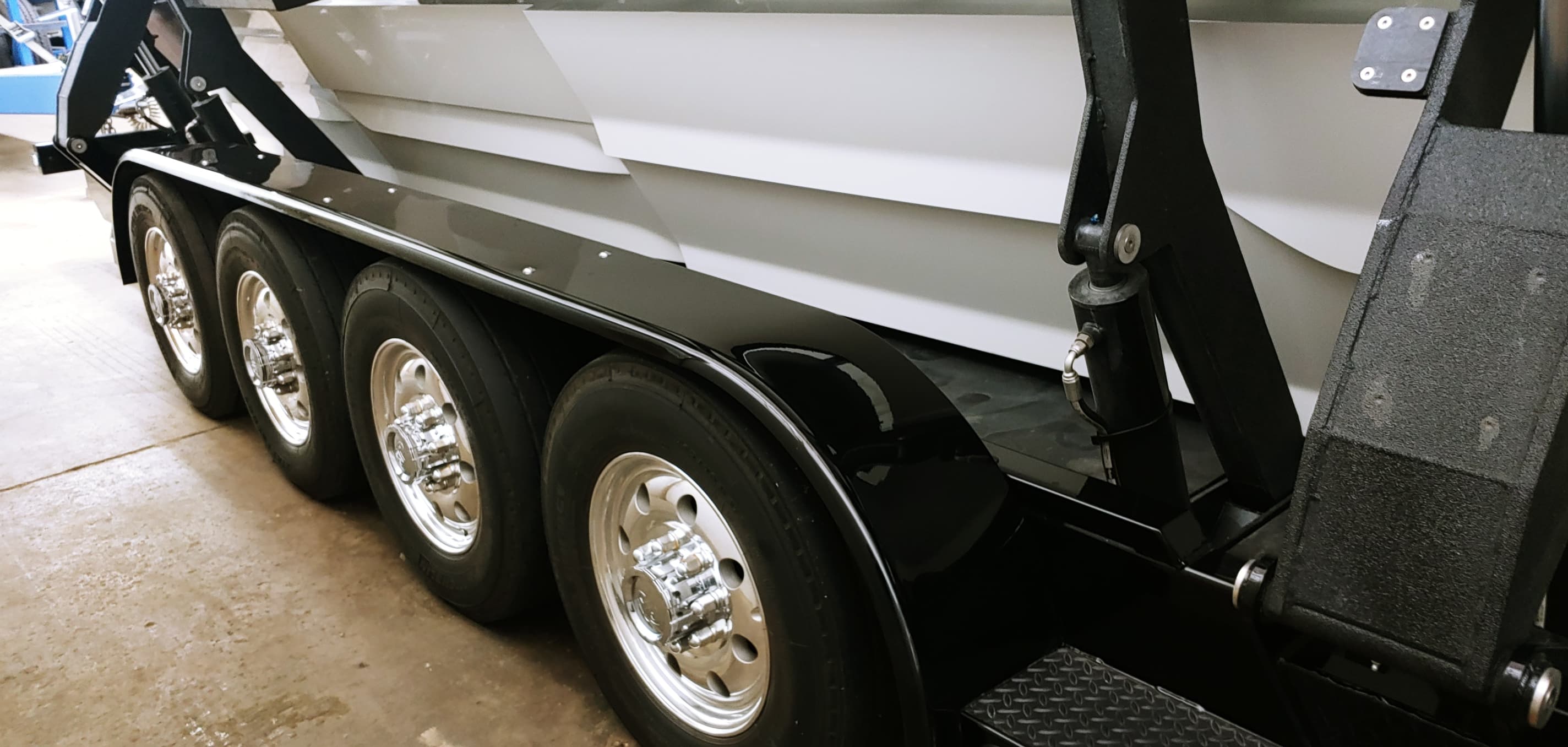Skater 50 trailer, 2020 model, featuring four wheels in a workshop.