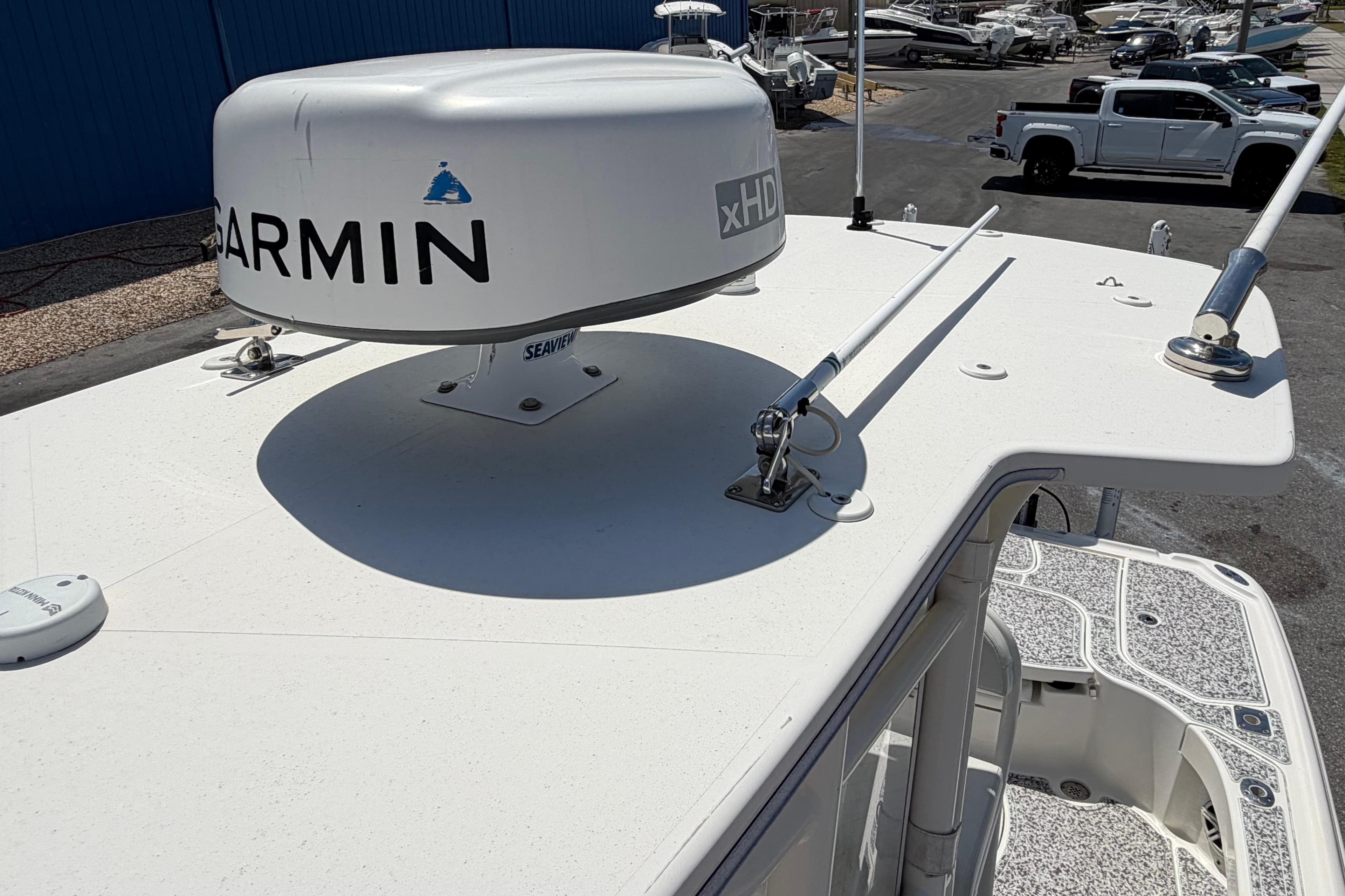 2019 Sea Vee 270Z boat with Garmin xHD radar on deck.