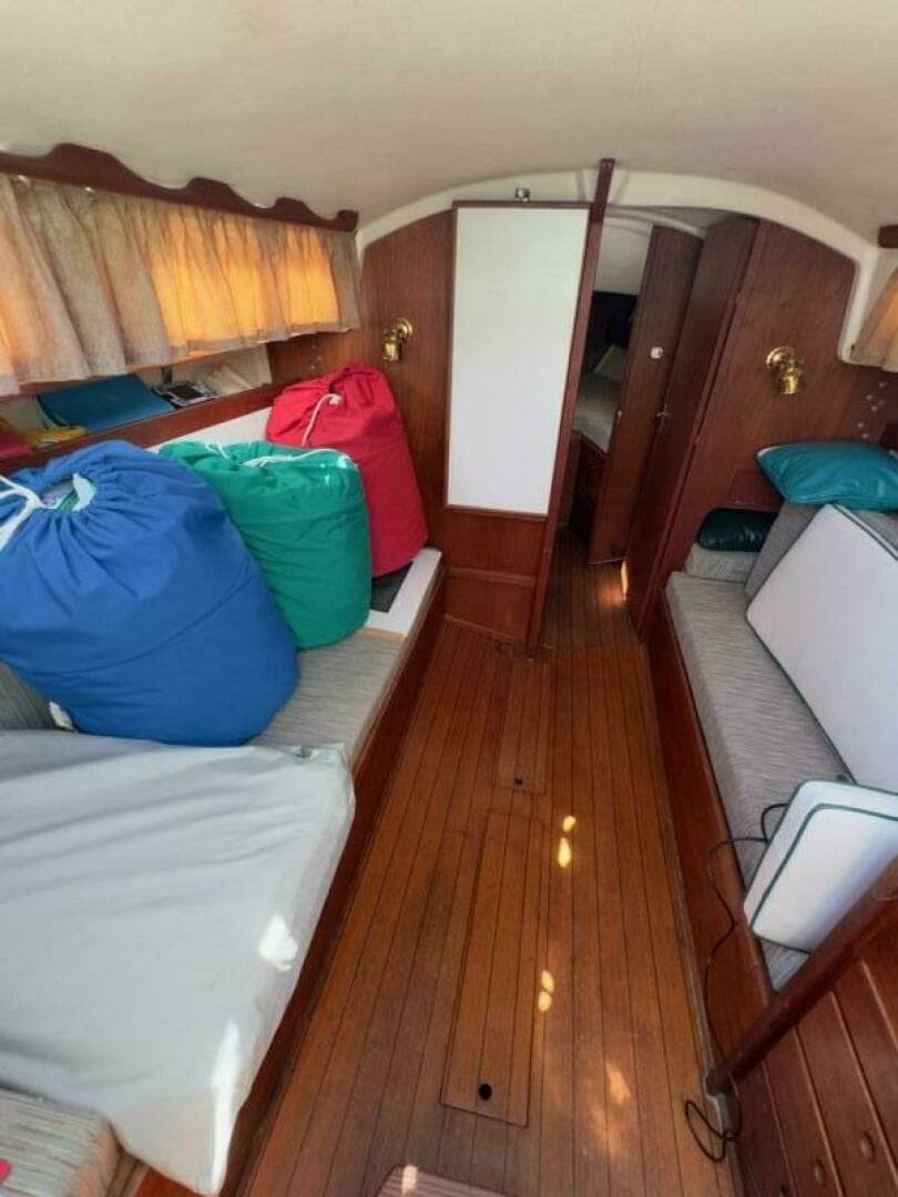 1979 Sabre 28 - Image 9