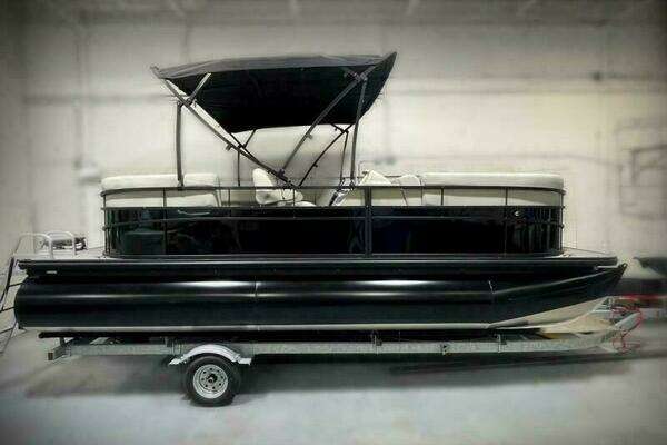 2024 Vision WX Tritoon - Image 1
