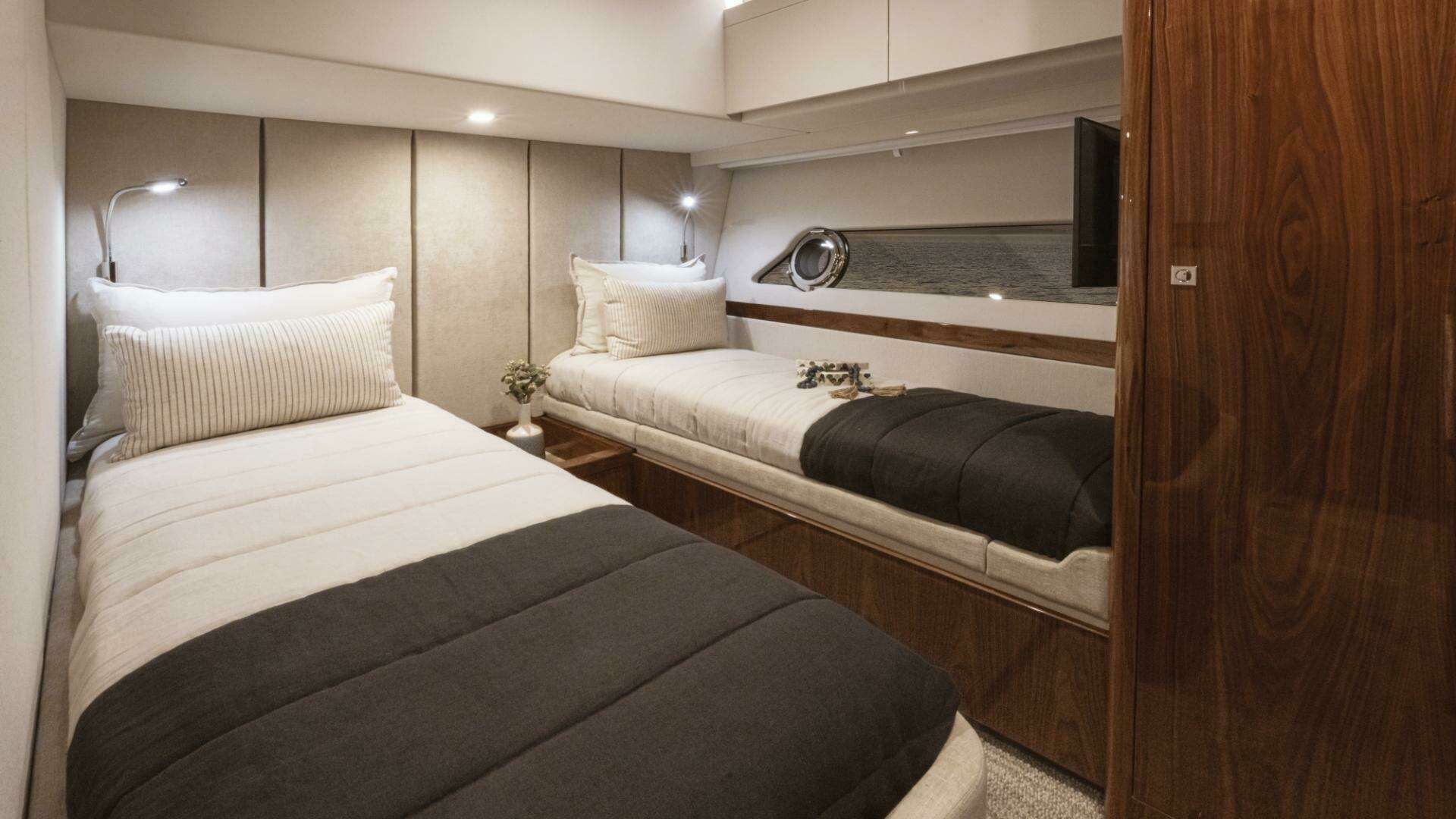 2026 Riviera 72 Sports Motor Yacht Series II - Image 21