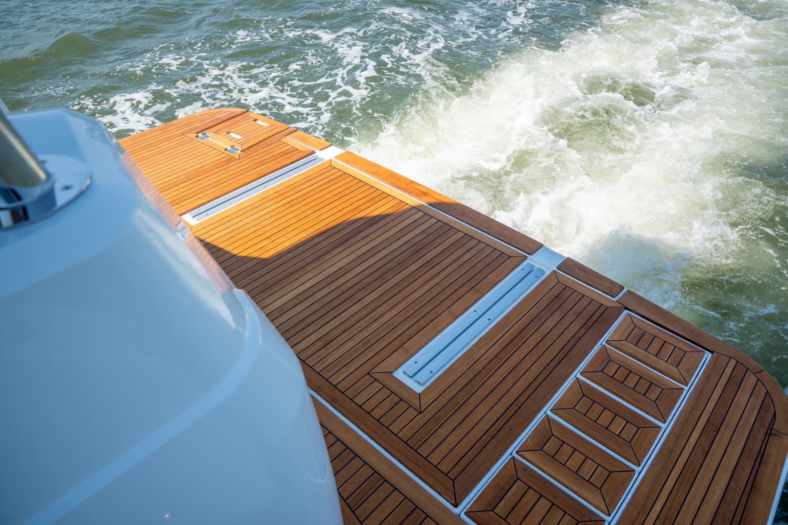 2026 Cruisers Yachts 50 FLY - Image 23