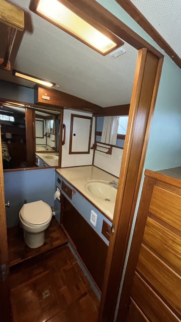 1987 Grand Banks 49 Motor Yacht - Image 42