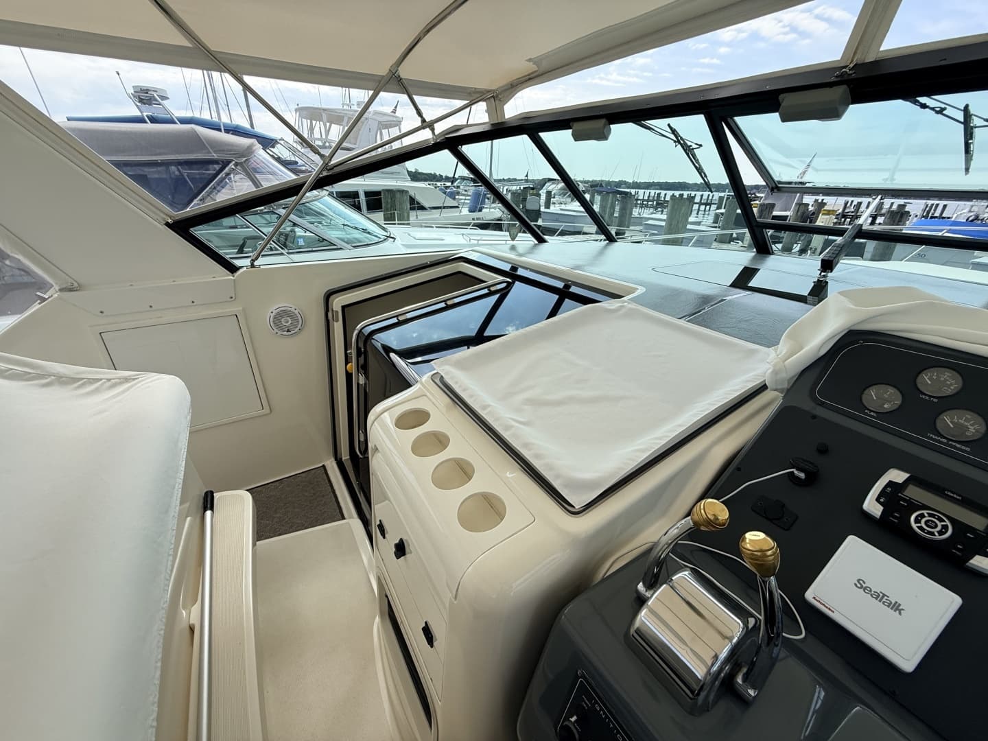 1995 Tiara Yachts 4000 Express - Image 20