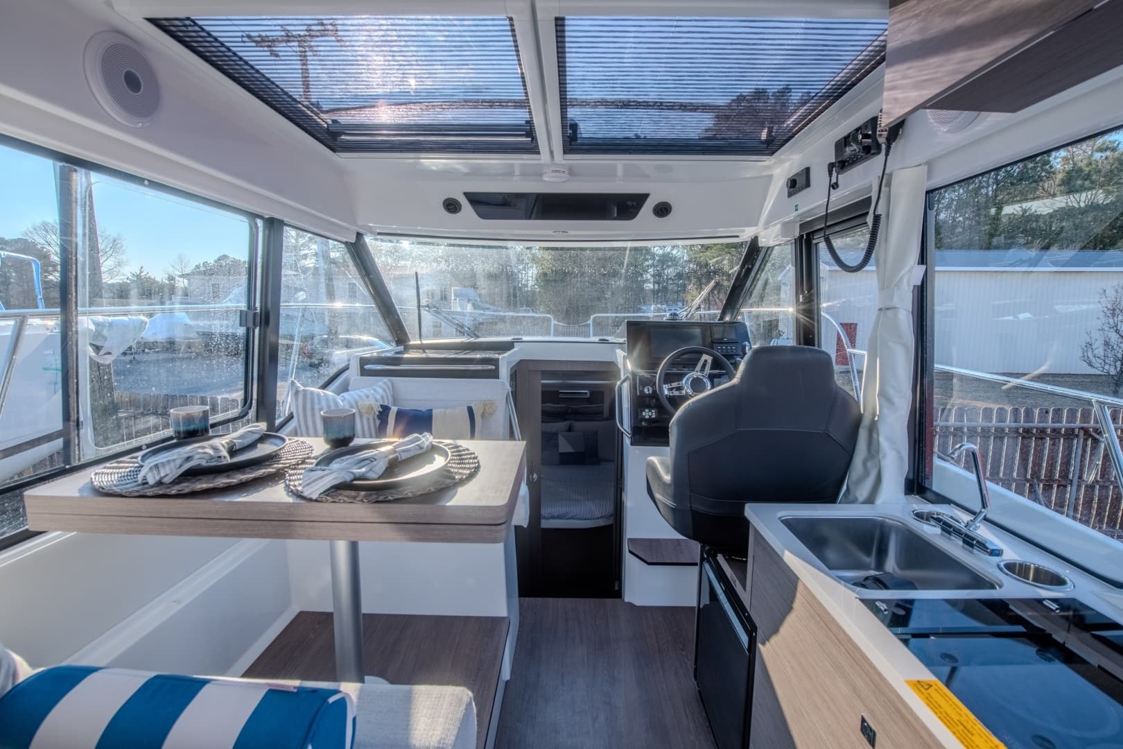 2026 Jeanneau NC 895 Series 2 - Image 4