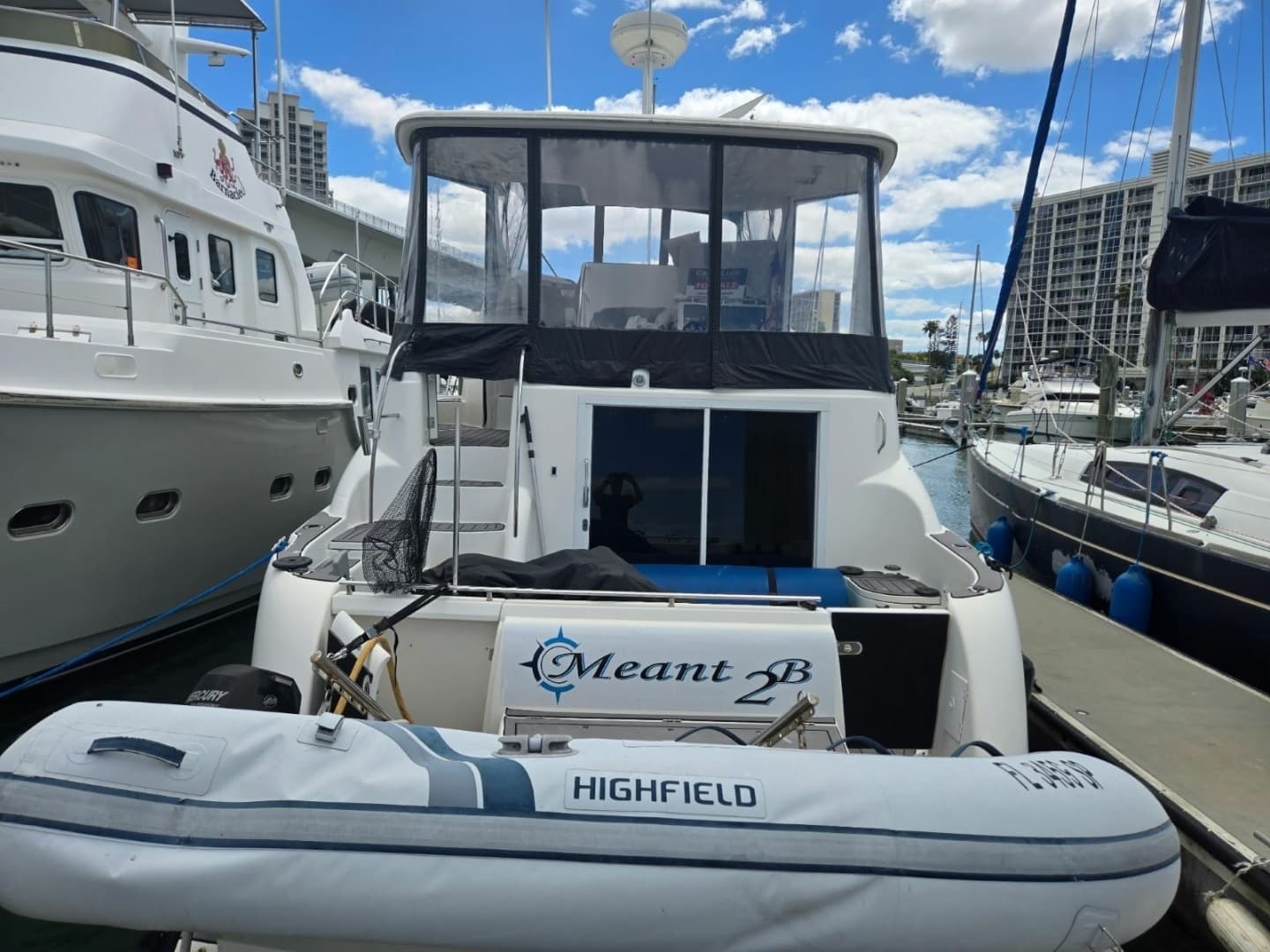 2004 Meridian 459 Aft Cabin Cockpit Motor Yacht - Image 7