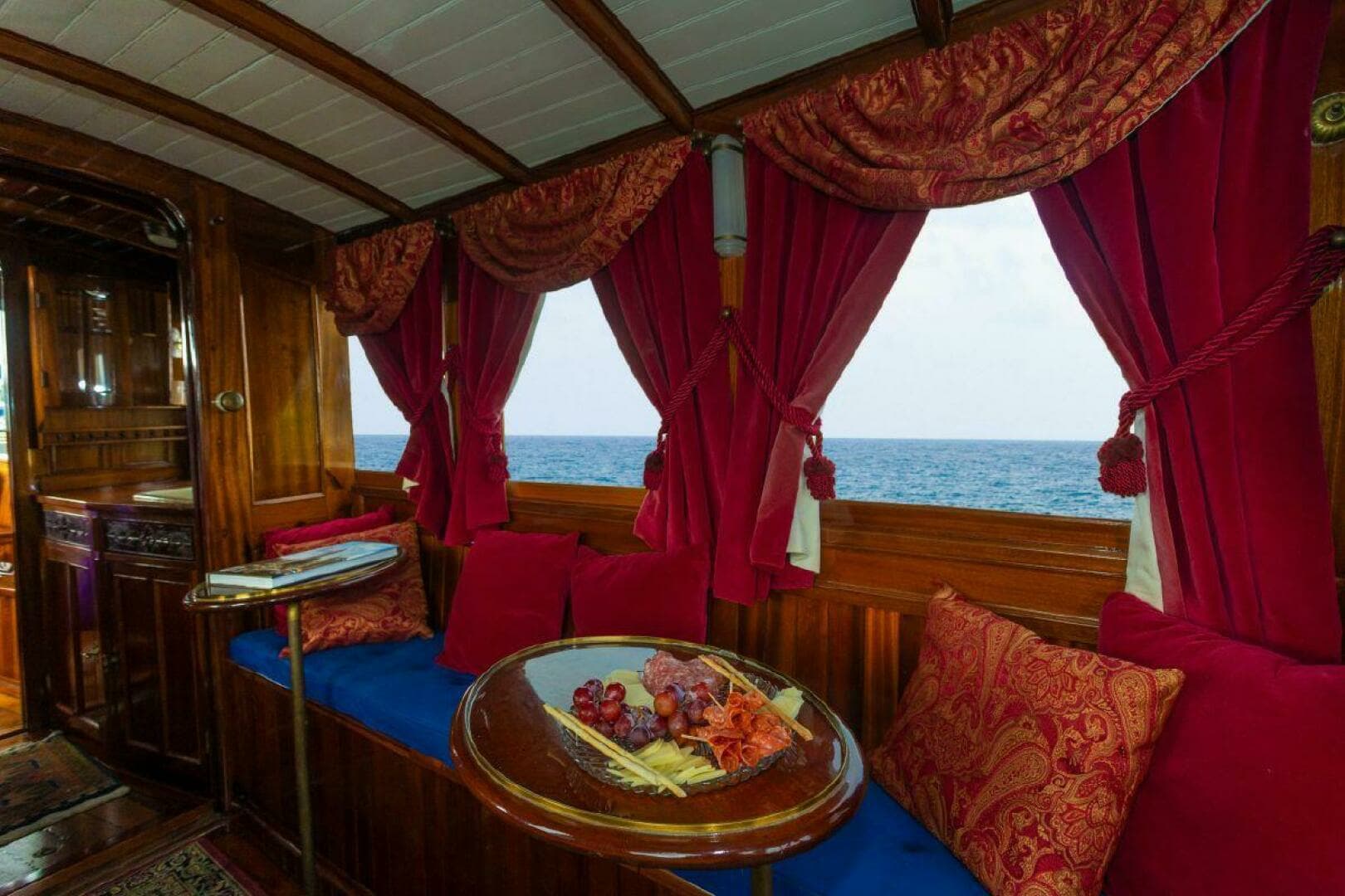 1910 Classic Gentleman’s Commuter yacht - Image 8