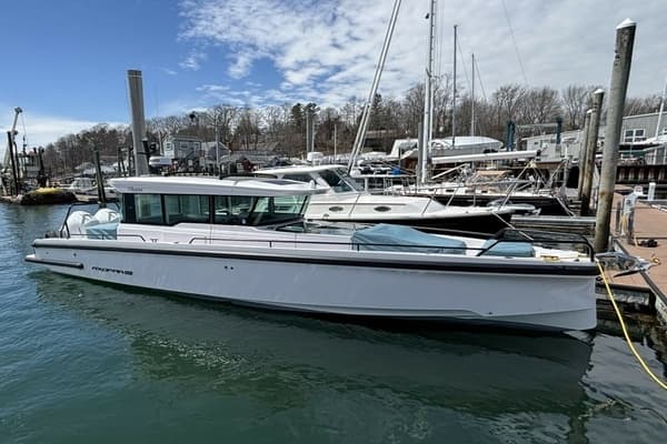 2023 Axopar 37XC Cross Cabin