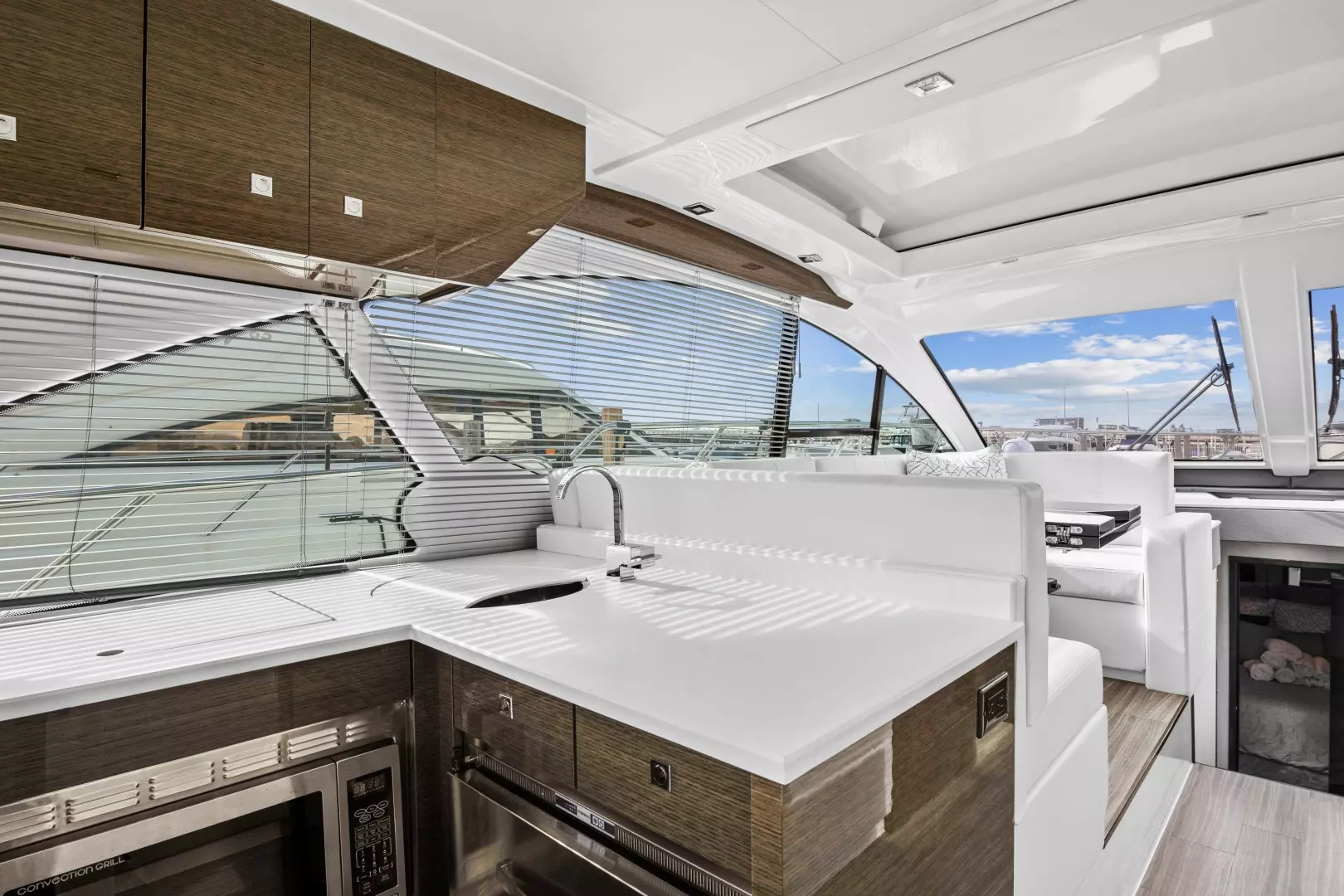 2019 Cruisers 50 Cantius - Image 22