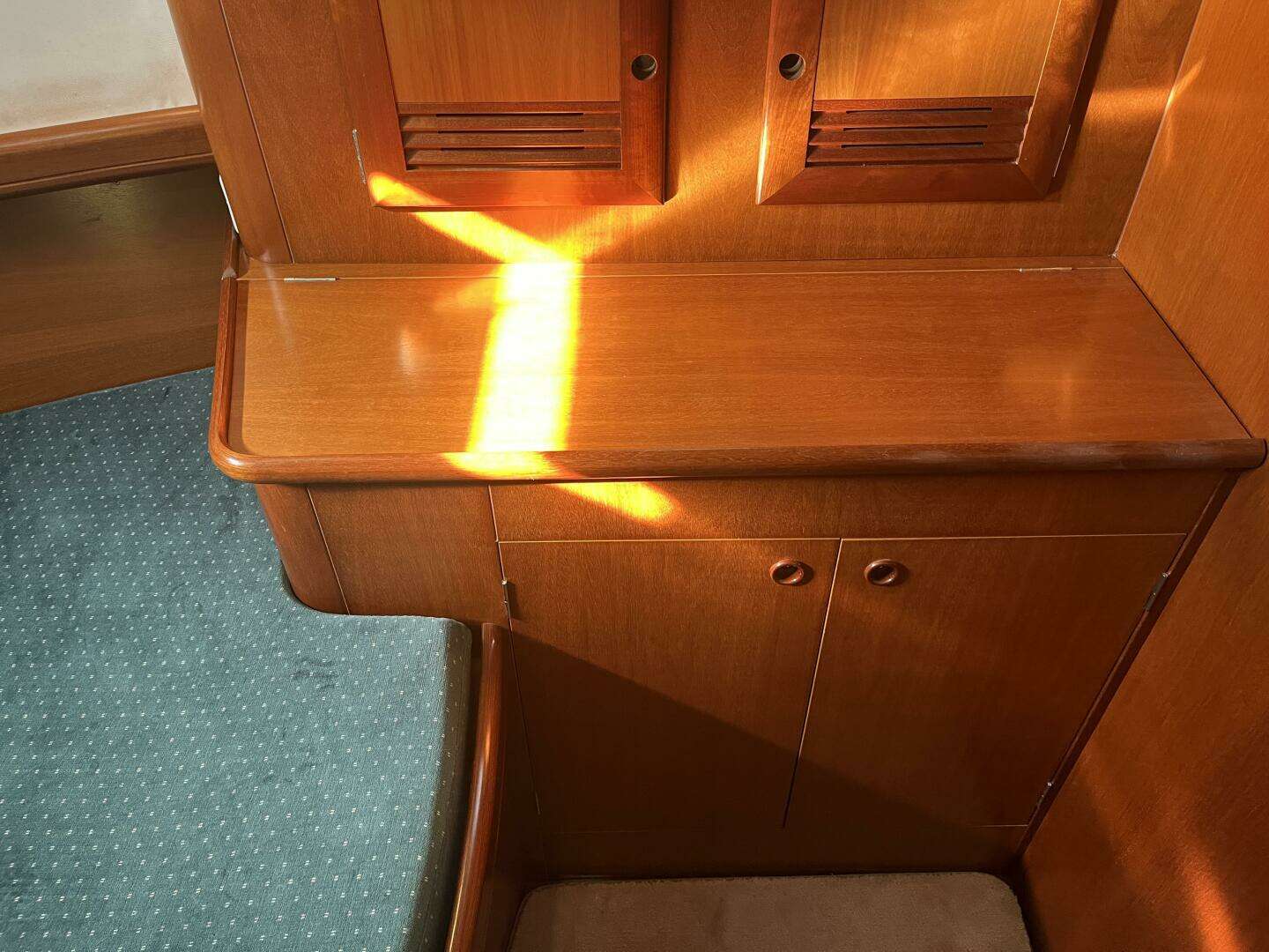 2001 Beneteau Oceanis 381 - Image 44