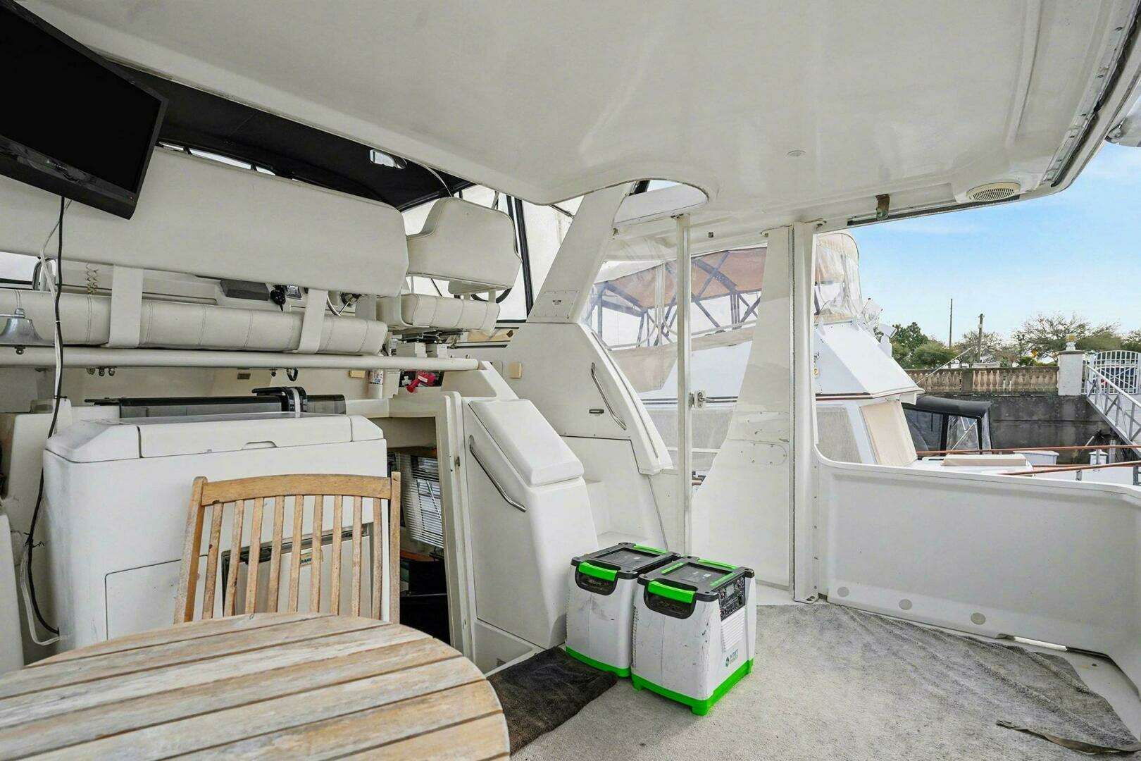 2001 Carver 356 - Image 21