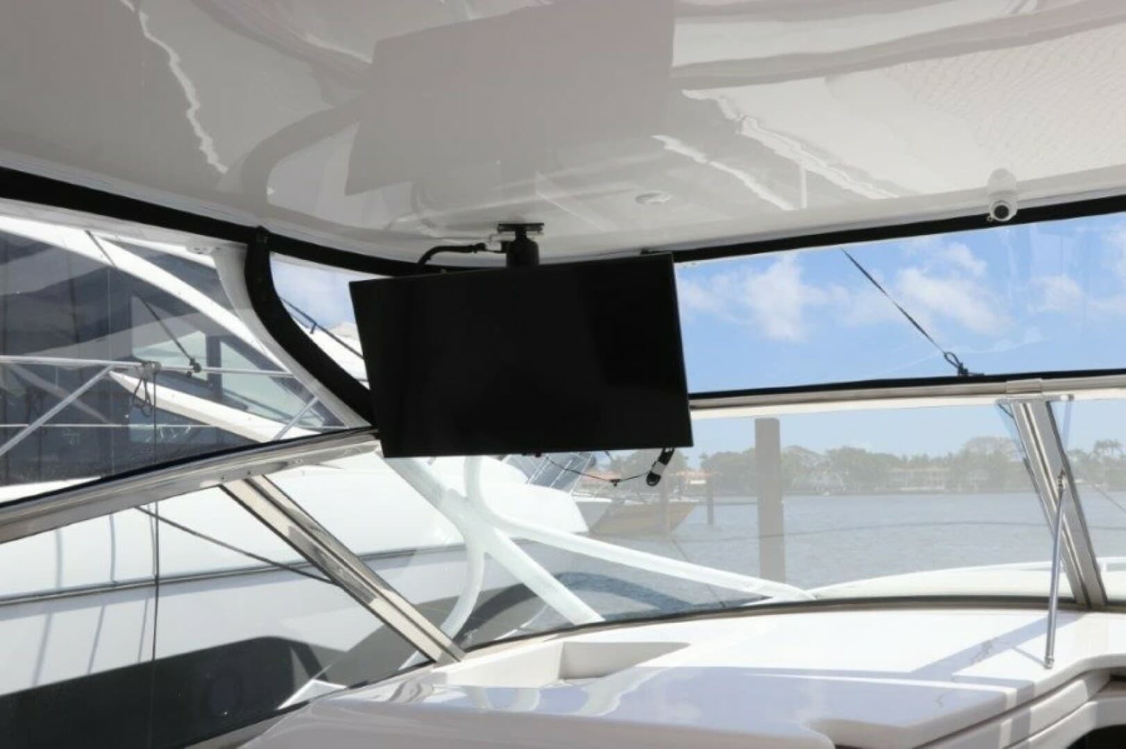 2019 Intrepid 475 Sport Yacht - Image 24