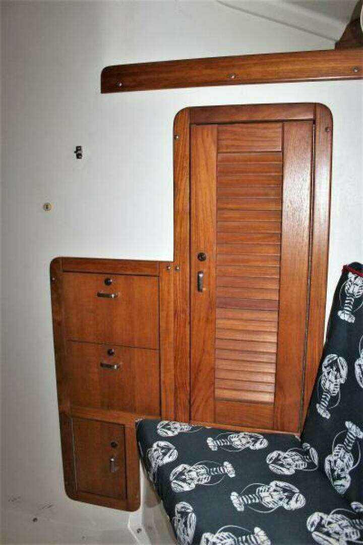1996 Catalina 320 - Image 28