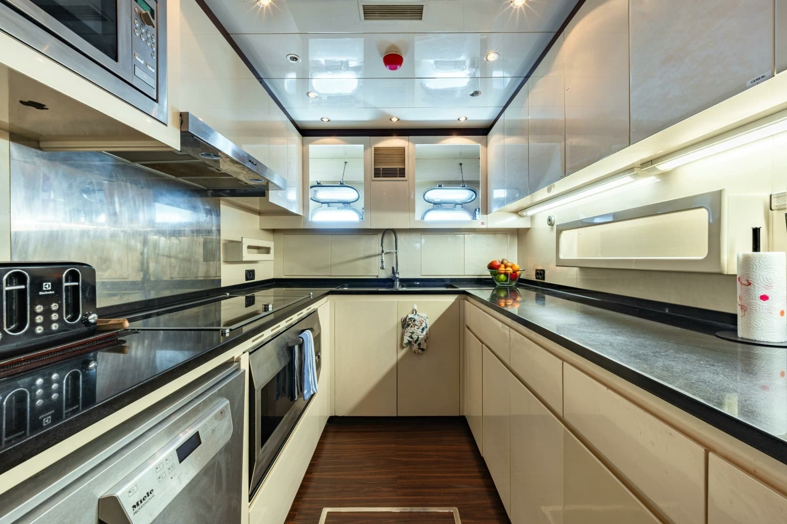 2007 Overmarine Mangusta 130 - Image 40