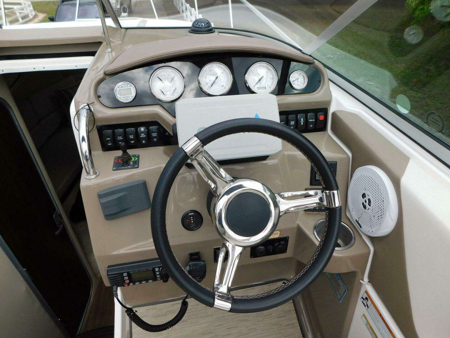 2018 Regal 26 Express - Image 8