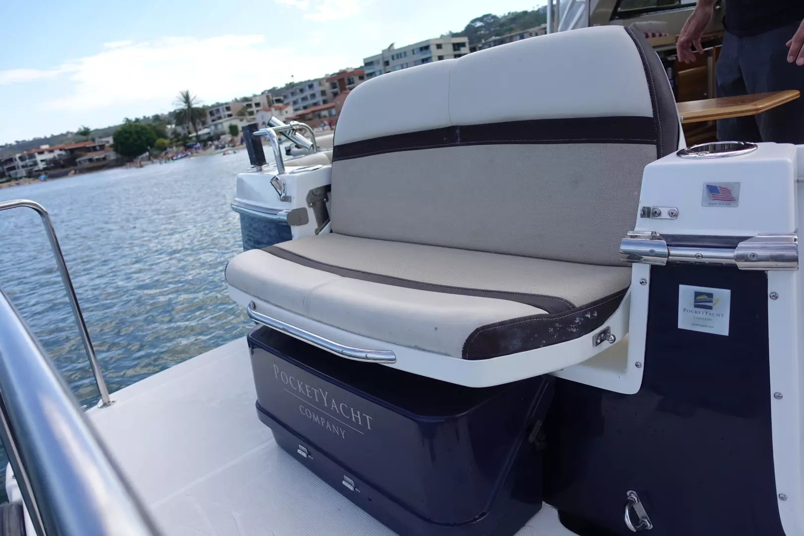 2015 Cutwater 30 Sedan - Image 24