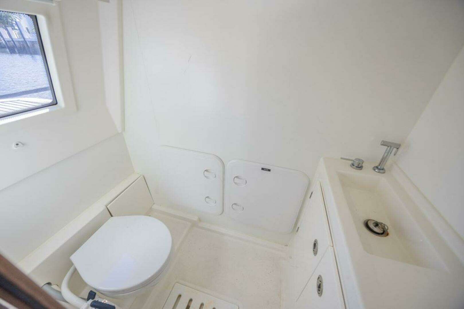 2021 Prestige 520 Flybridge - Image 56