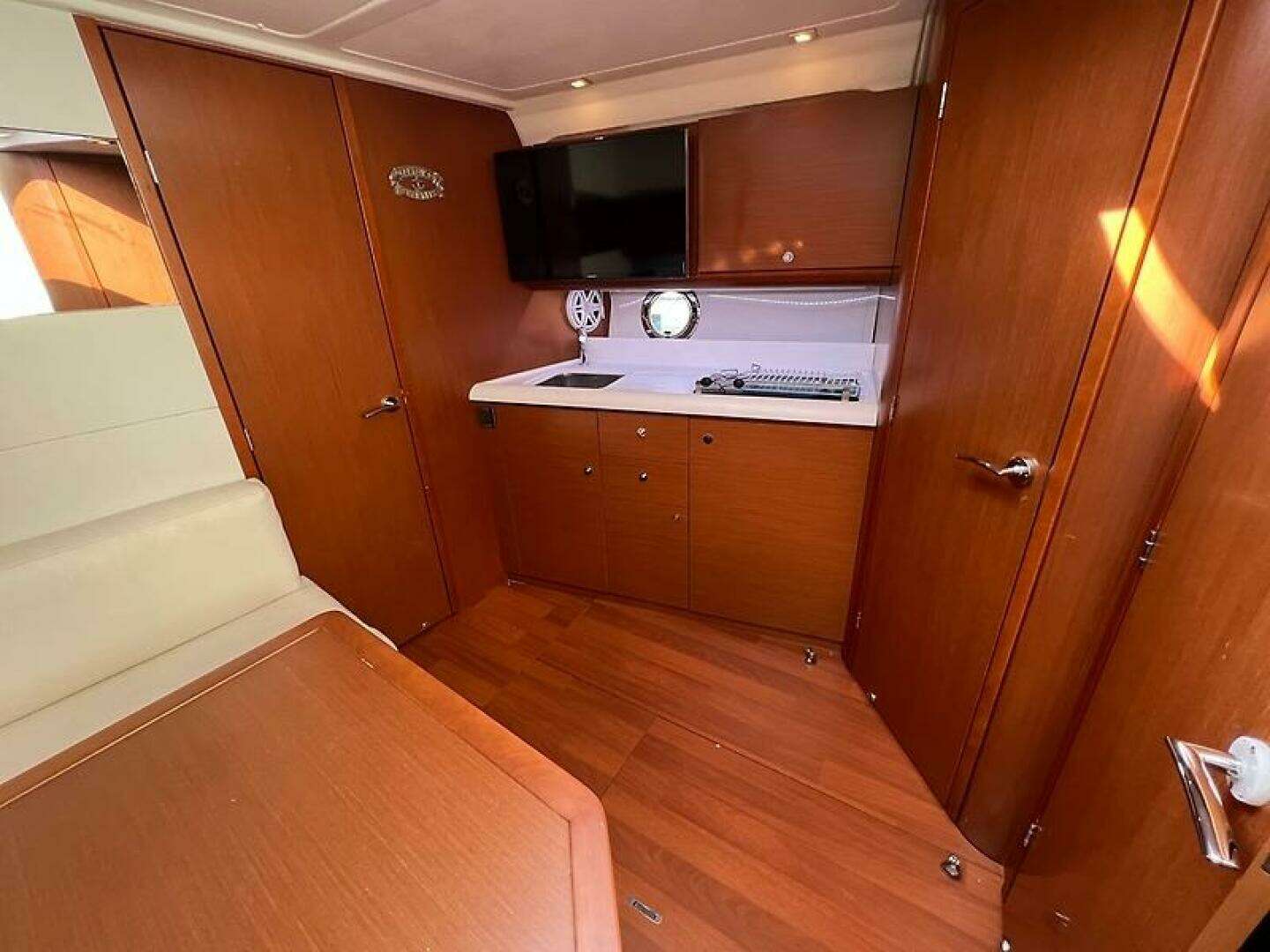 2013 Beneteau 38 Gran Turismo - Image 19