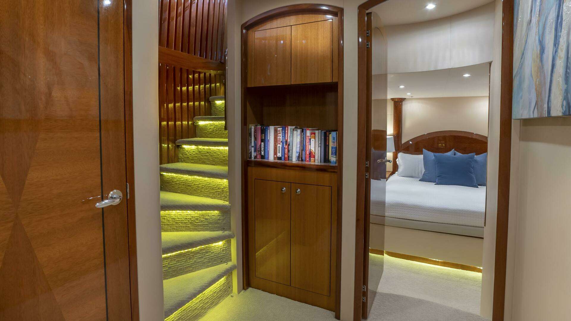 2007 Hatteras 80 - Image 37
