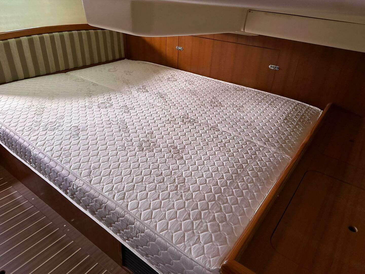 2005 Hunter 38 - Image 39