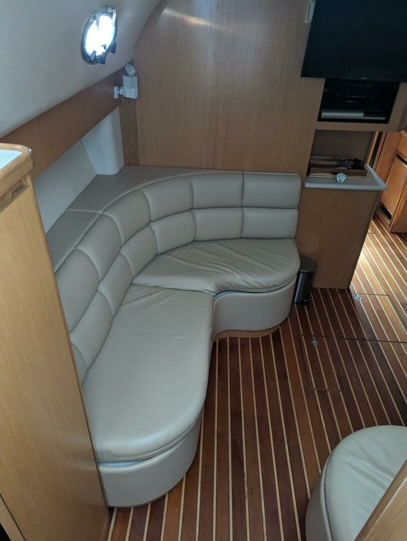 2003 Tiara Yachts 4000 Express - Image 10